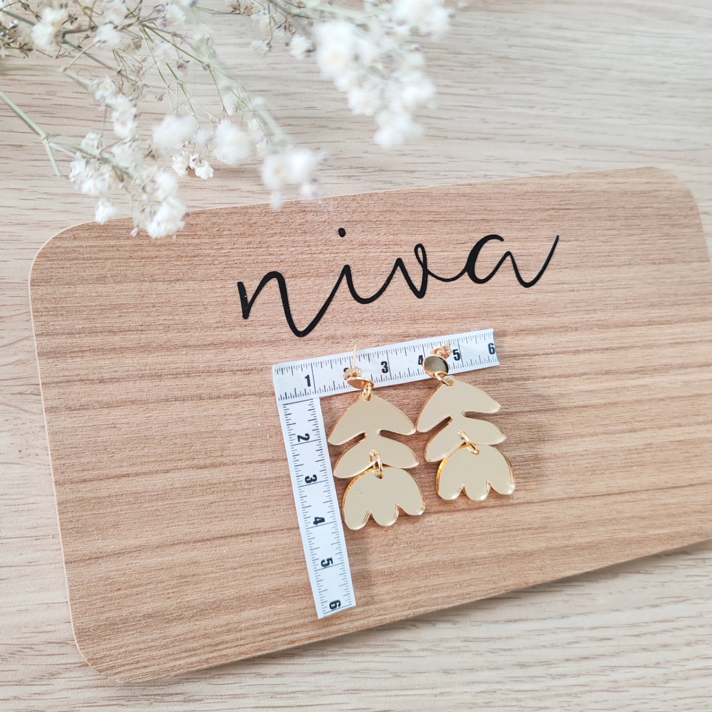 Iso kukka nurin kurin, sininen, punainen tai hopea peiliakryyli / Niva Design